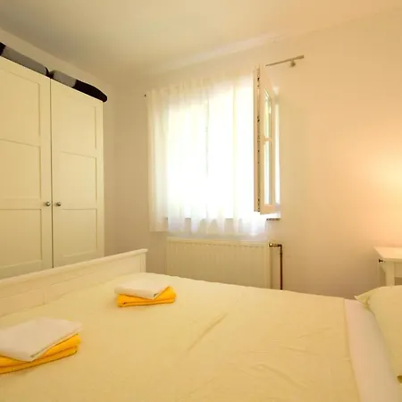 Julia Apartment