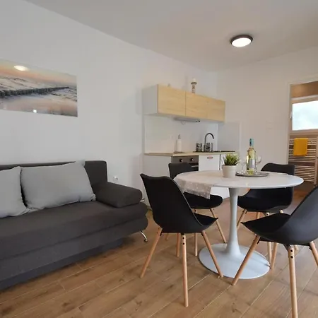 Julia Apartment *