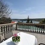 Julia Διαμέρισμα *